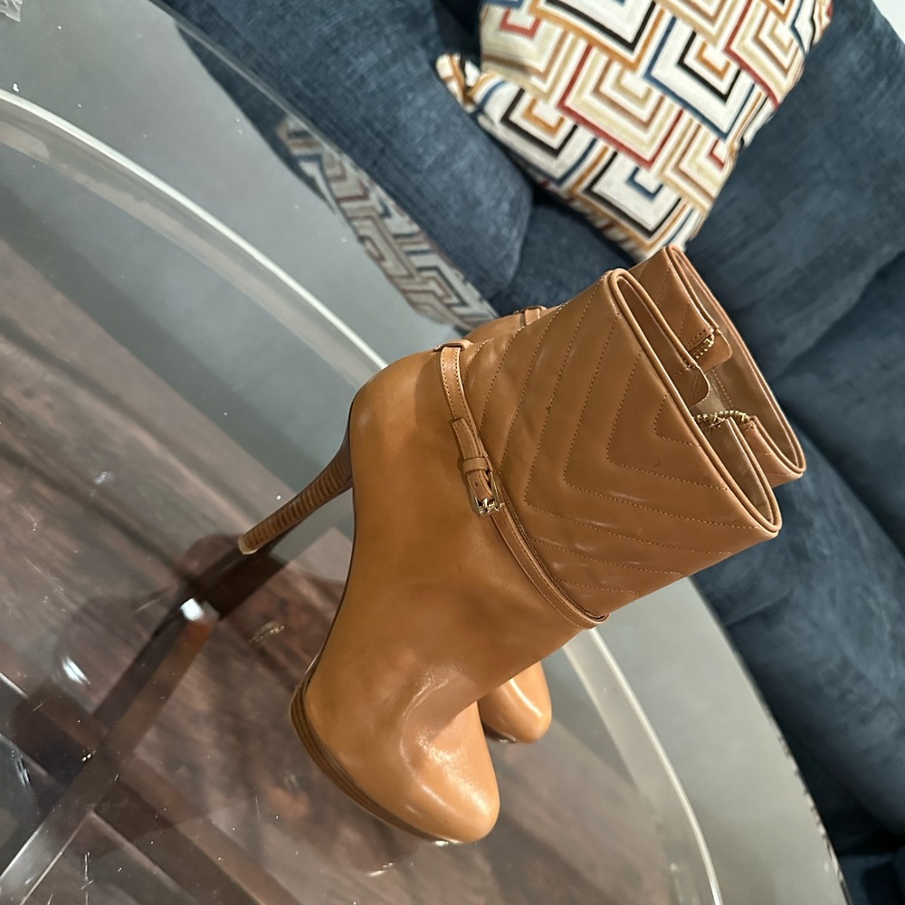 Super cute Micheal Kors booties